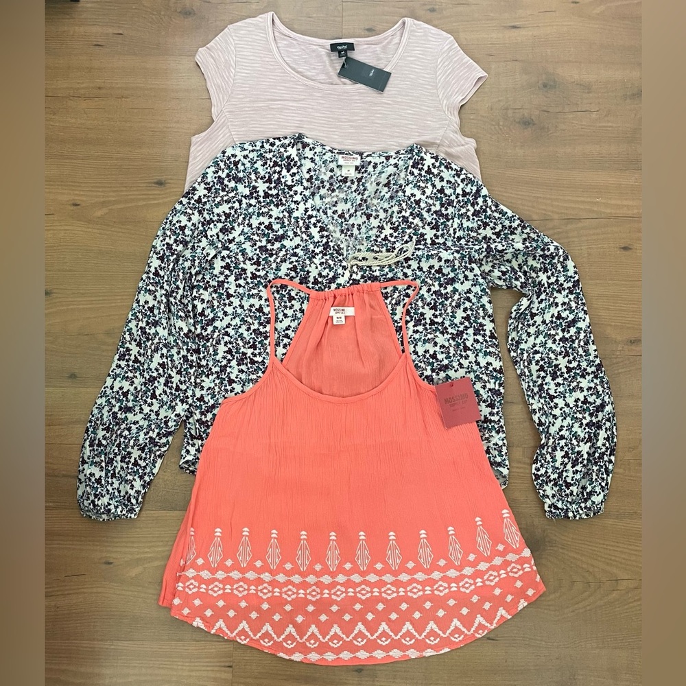 New Mossimo Bundle of three Tops Size : M